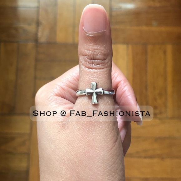 James Avery Retired St Teresa Cross Ring size 6 - Picture 7 of 9